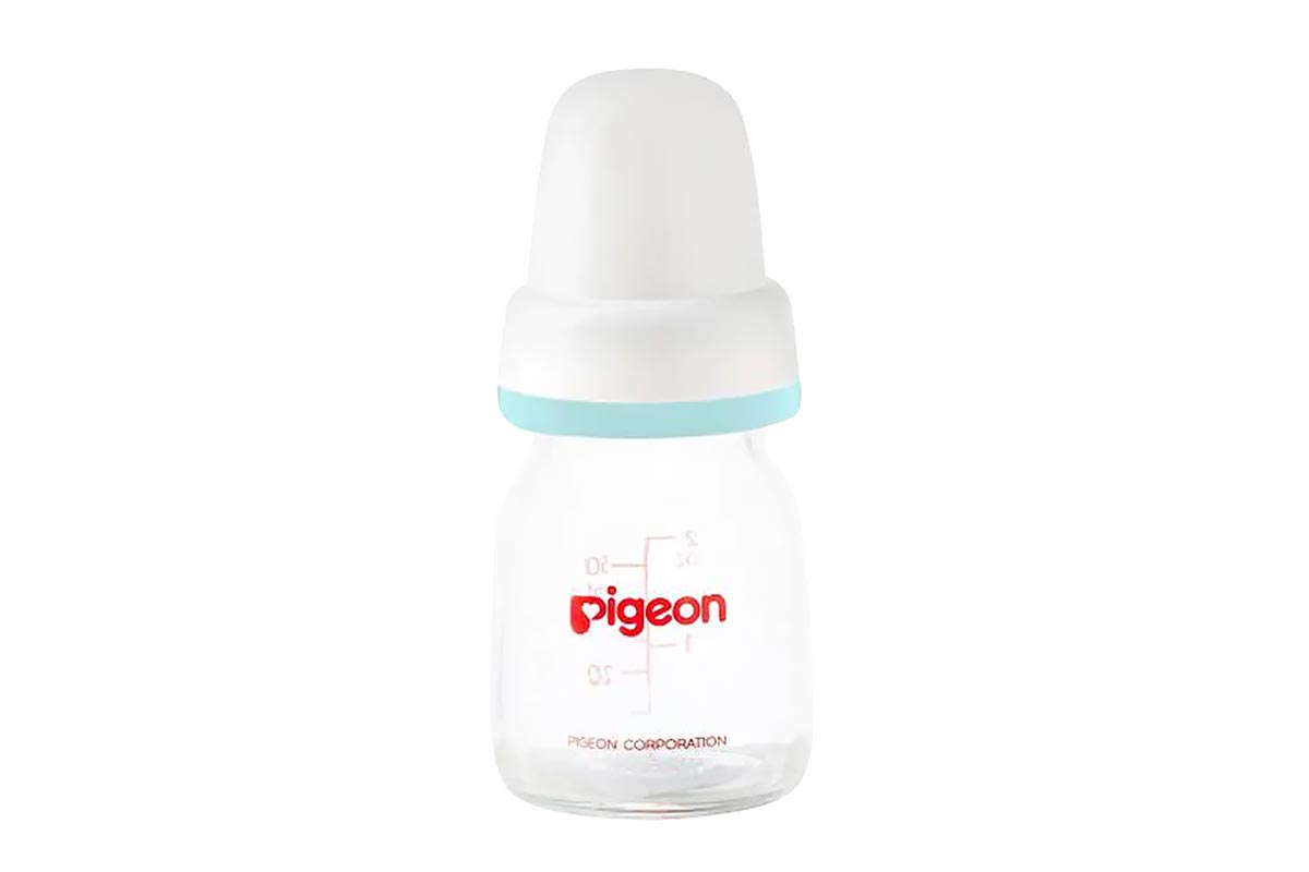 PIGEON FLEXIBLE GLASS JUICE BLUE PLUS 6 MONTH 50 ML - Milano Pharmacy