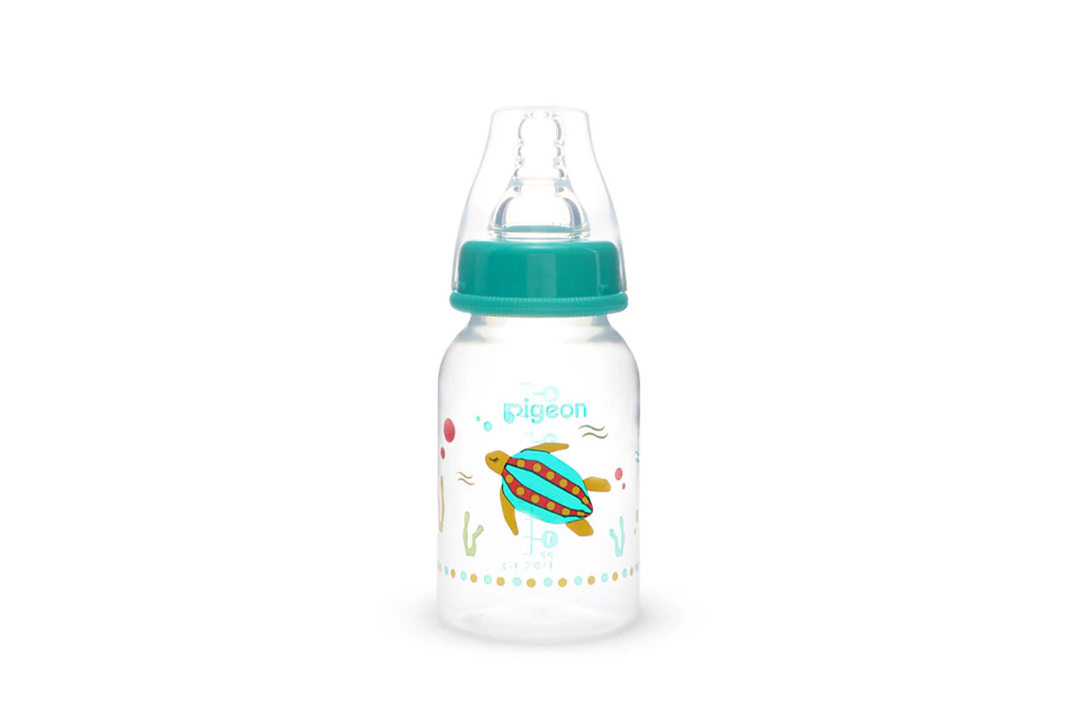 PIGEON FLEXIBLE BOTTLE PLASTIC SOFT AND ELASTIC COLOR GREEN 0 PLUS MONTHS 120 ML - Milano Pharmacy